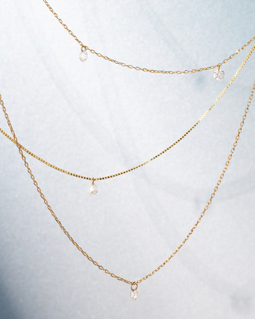 PIROUETTE | Single Floating Diamond Necklace