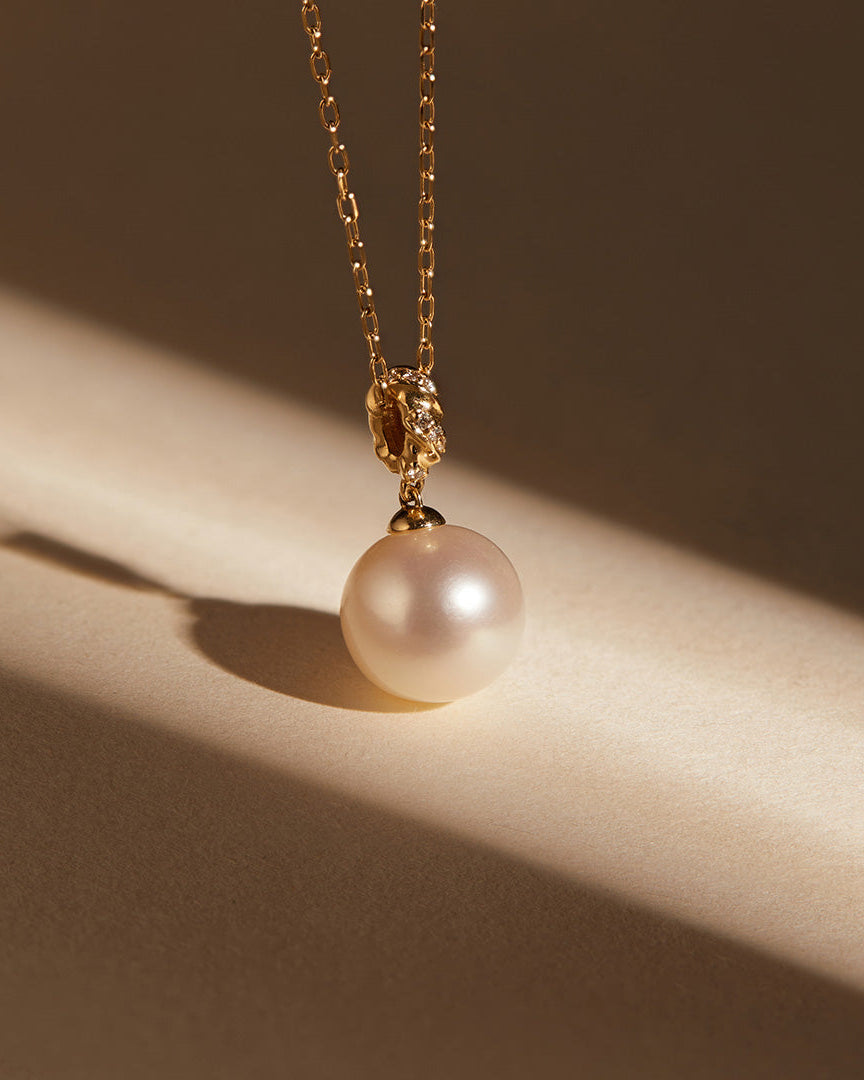 KALINDA | Pearl Necklace with Lab Grown Diamond Accent
