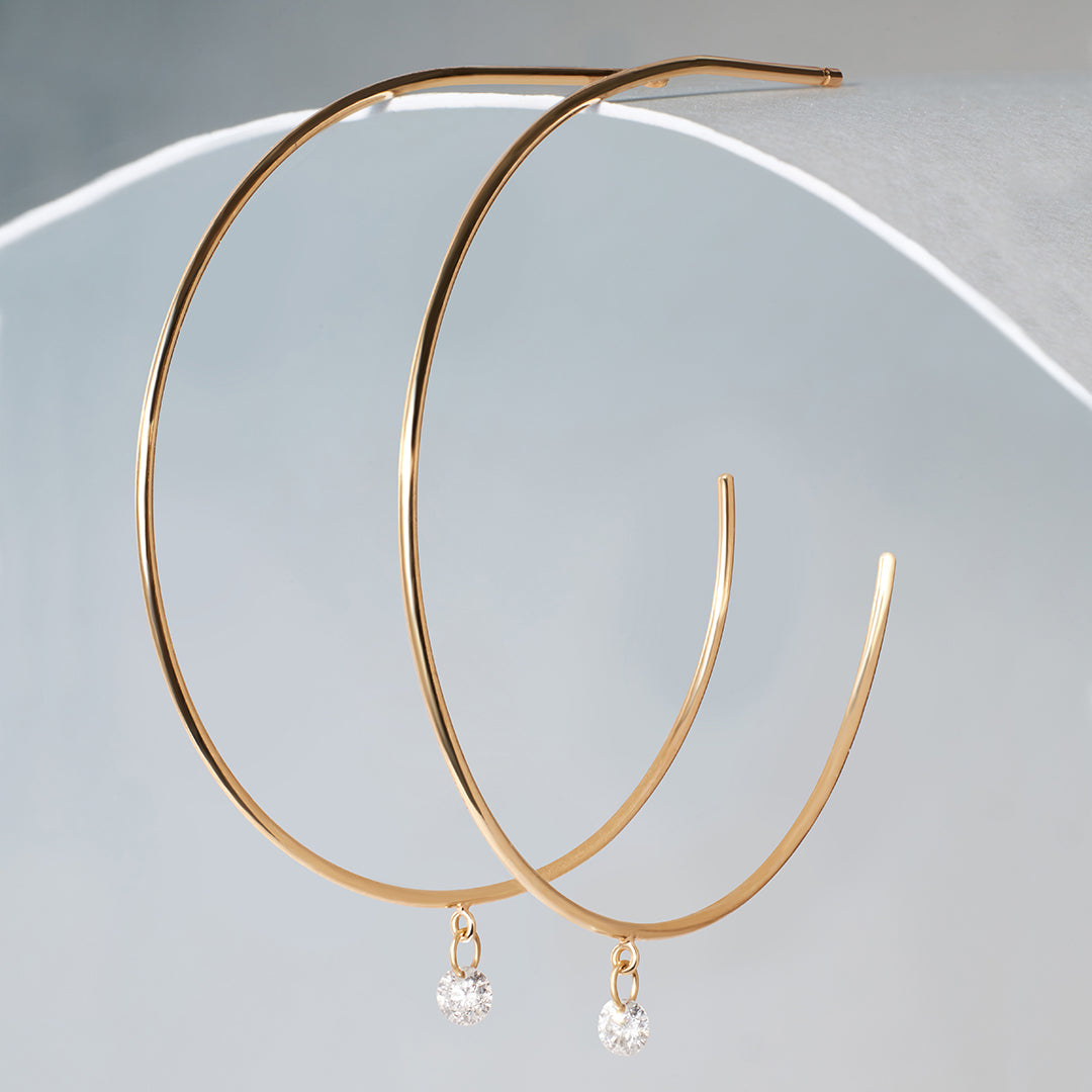 PIROUETTE | Single Floating Diamond Hoop Earring