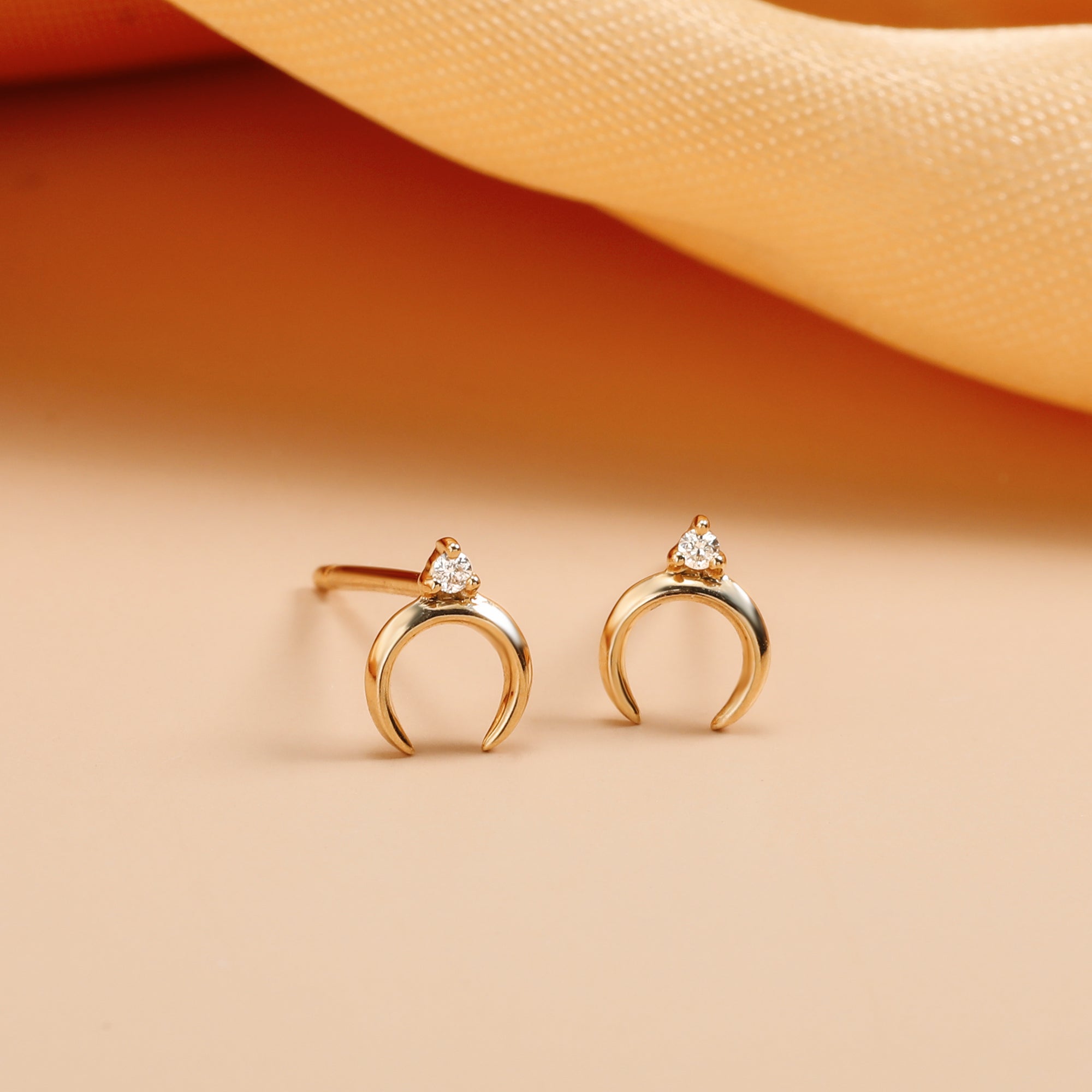 GLORIA | Diamond Arc Single Piercing Earring