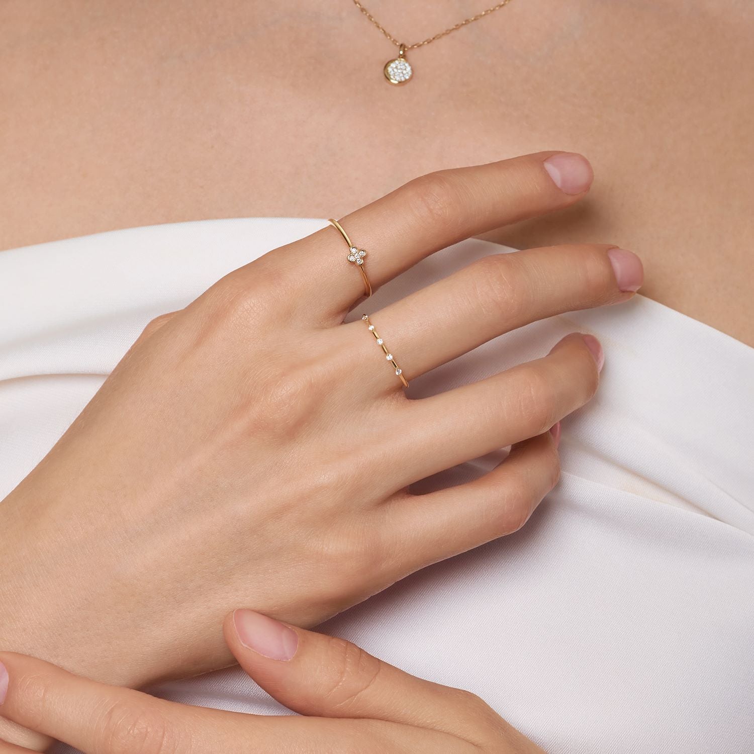 AURELIE GI Delicate clover-shaped ring with lab-grown diamonds, available in ring sizes 5 through 8