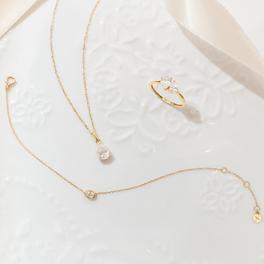 SIRIUS | Bezel Set Pear Shaped Lab Grown Diamond Bracelet