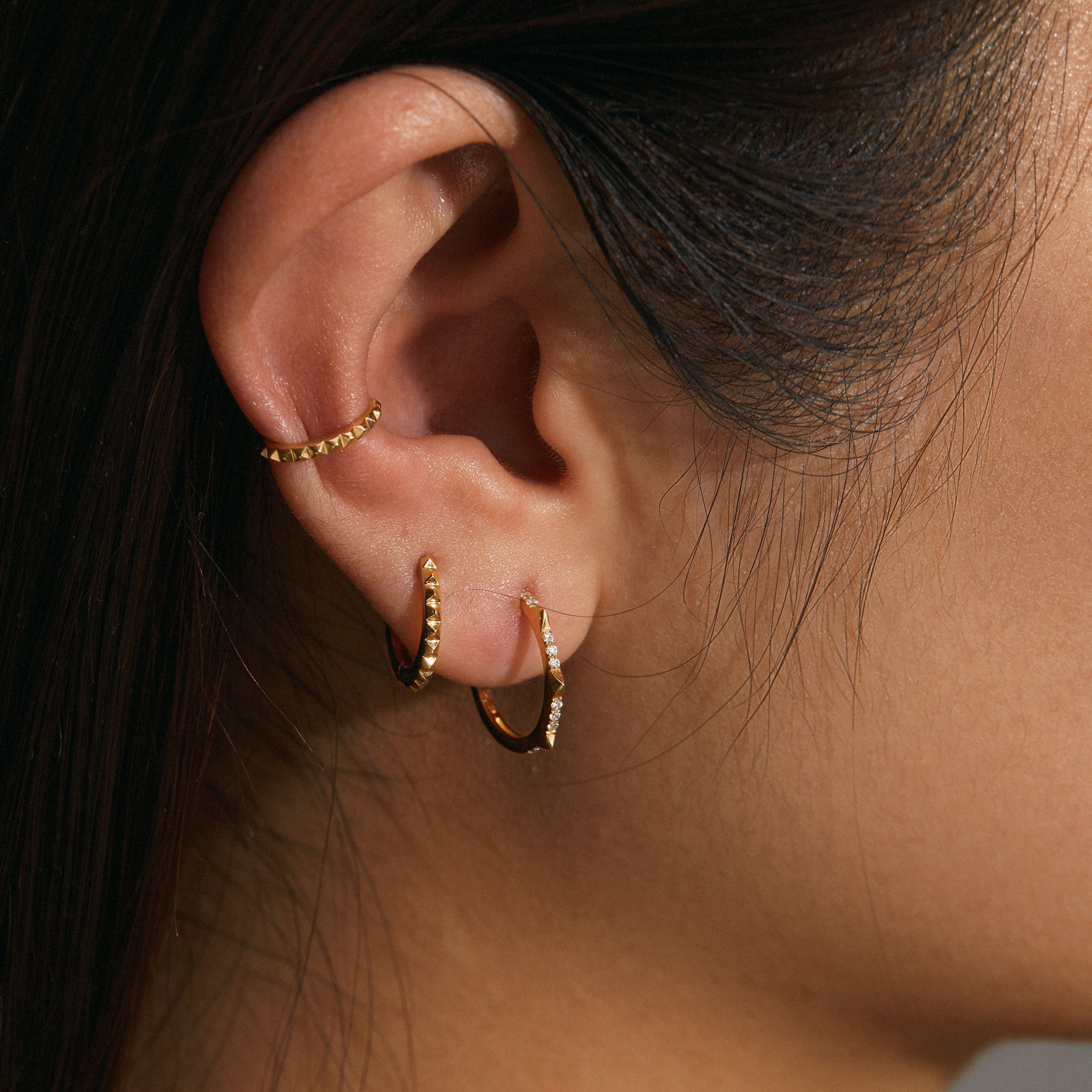 MAILI | Grooved Yellow Gold Single Huggie Hoop Hoops & Huggies AURELIE GI