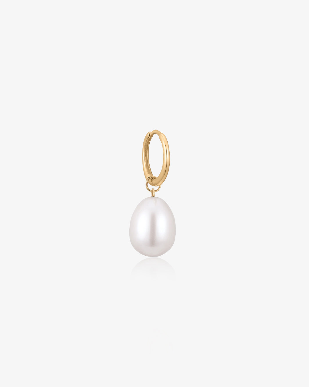 CATERINA | Dangle Pearl Huggie