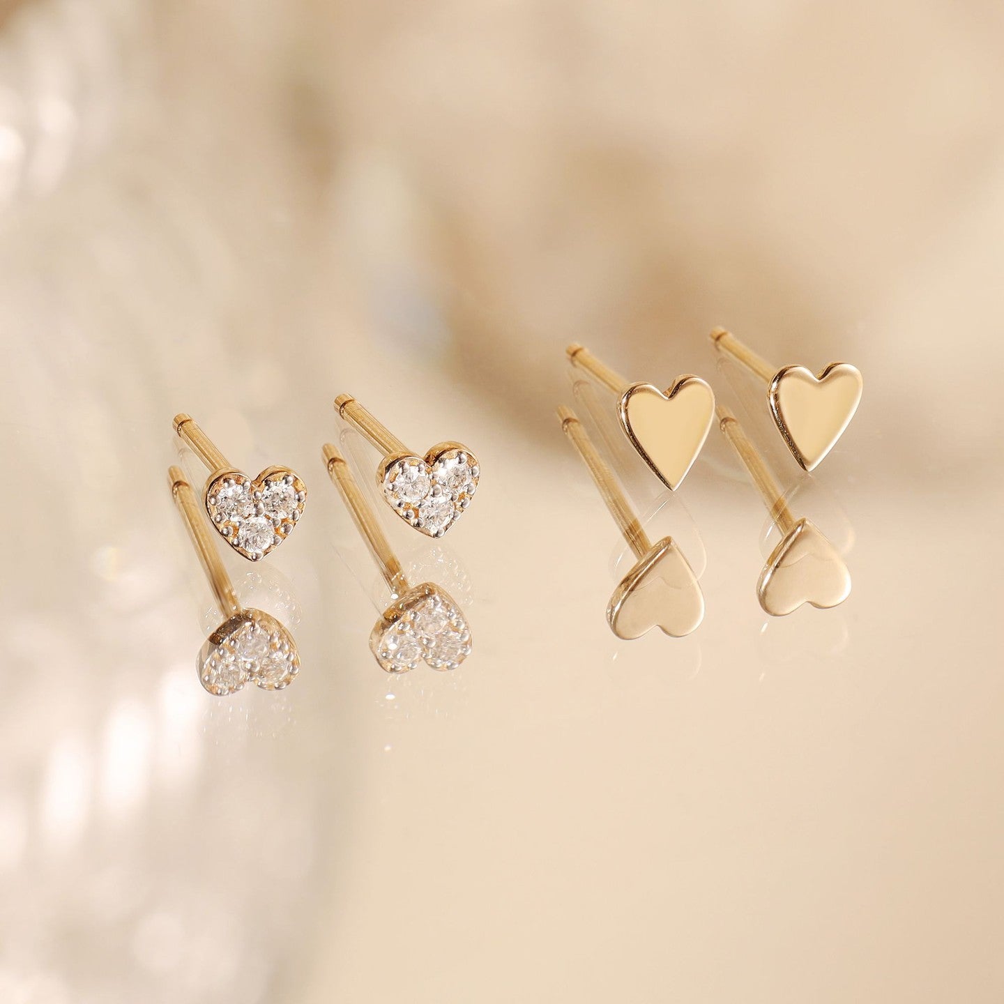 MINNIE | Heart Studs