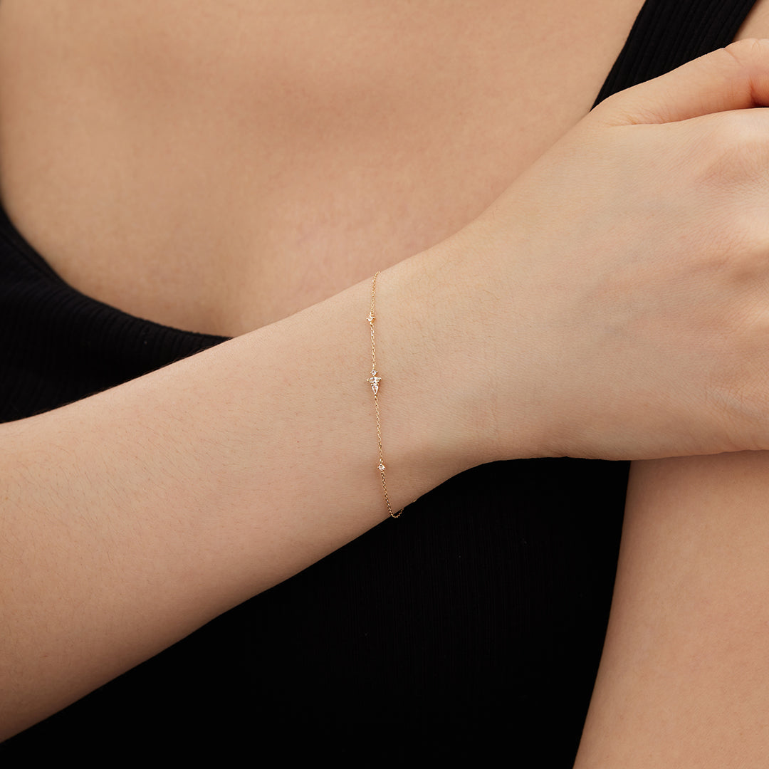 CAMI | Pear and Round White Sapphire Bracelet Bracelets AURELIE GI 