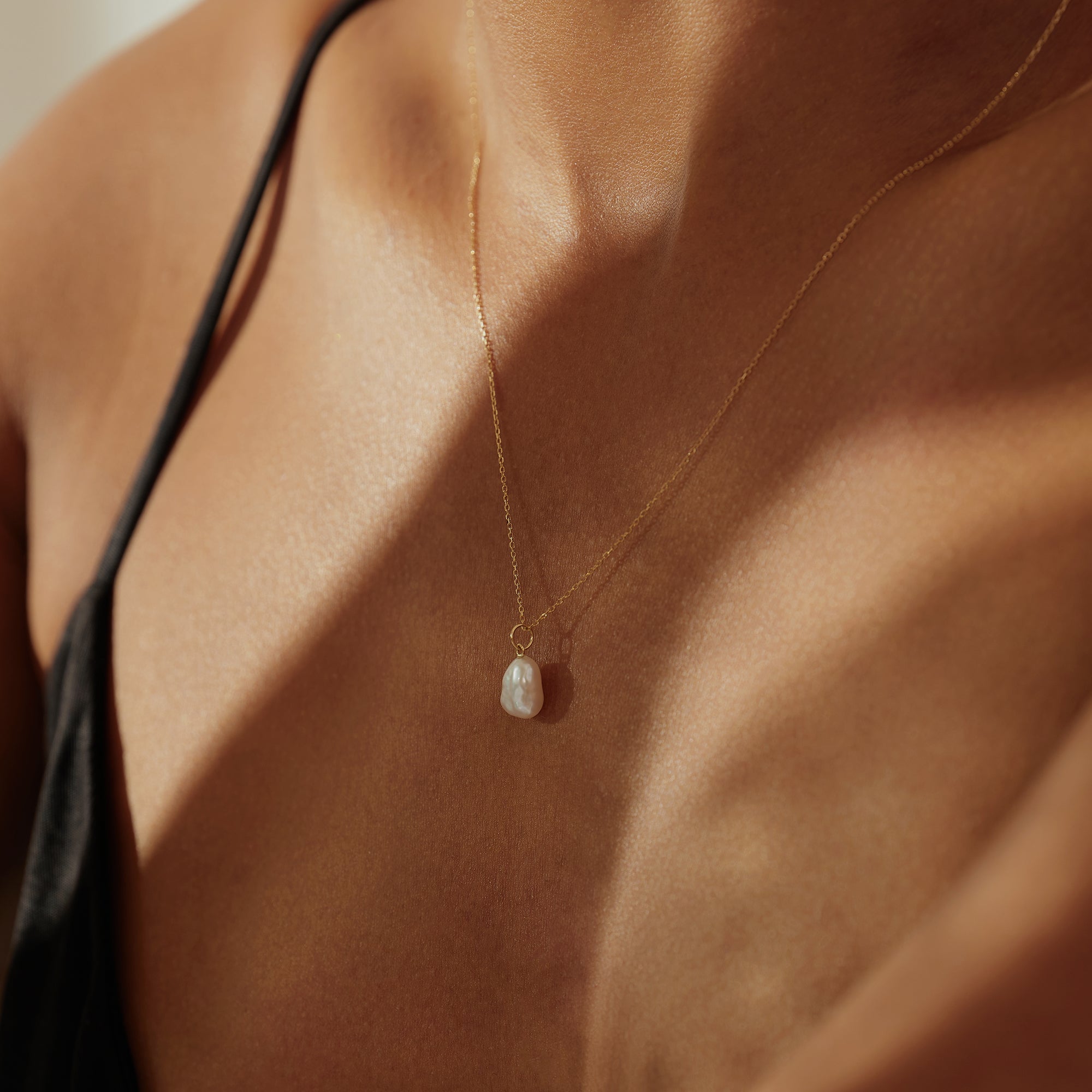 JULES | Baroque Pearl Drop Charm Earring Charms AURELIE GI 