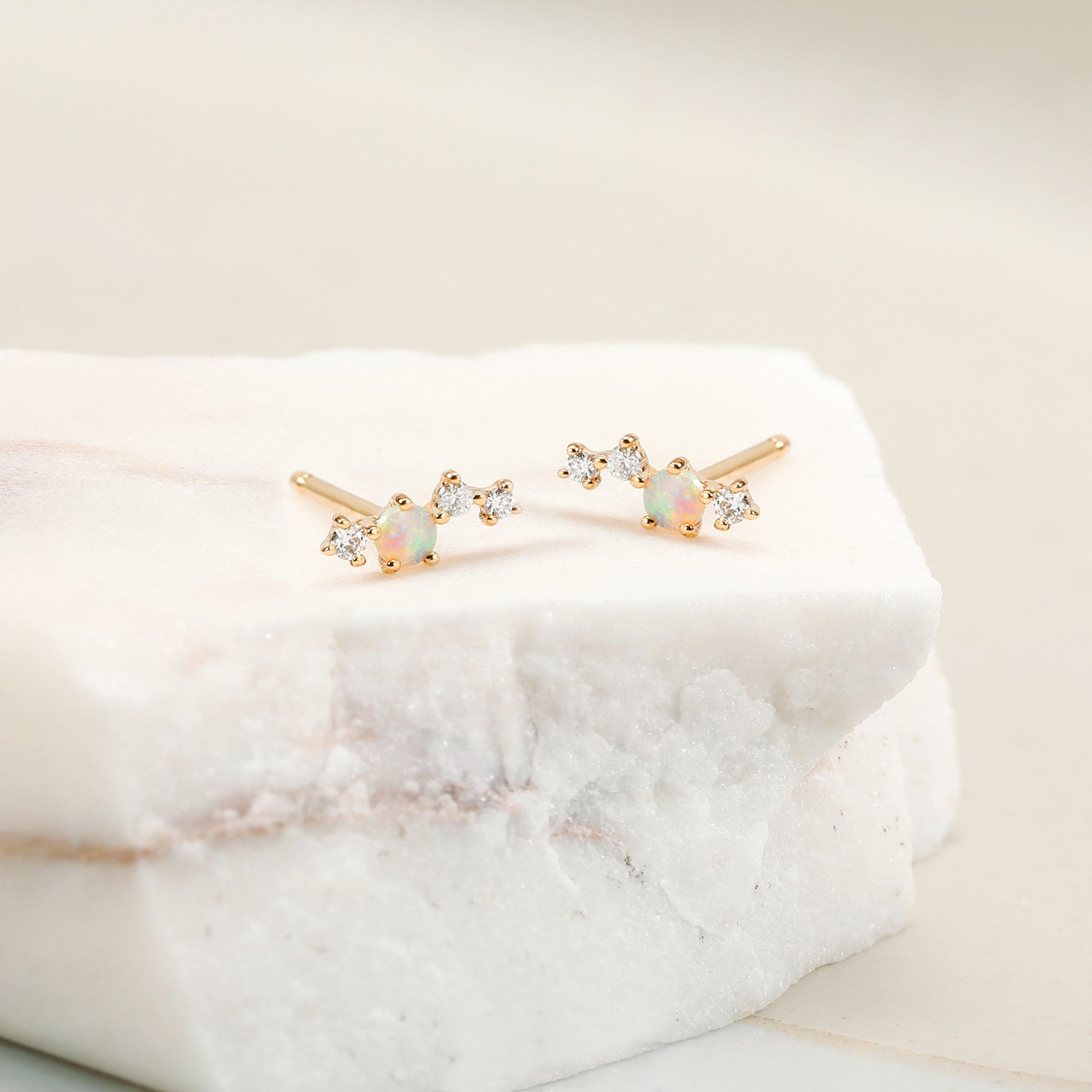VENUS | Single Opal and Diamond Stud Studs AURELIE GI 