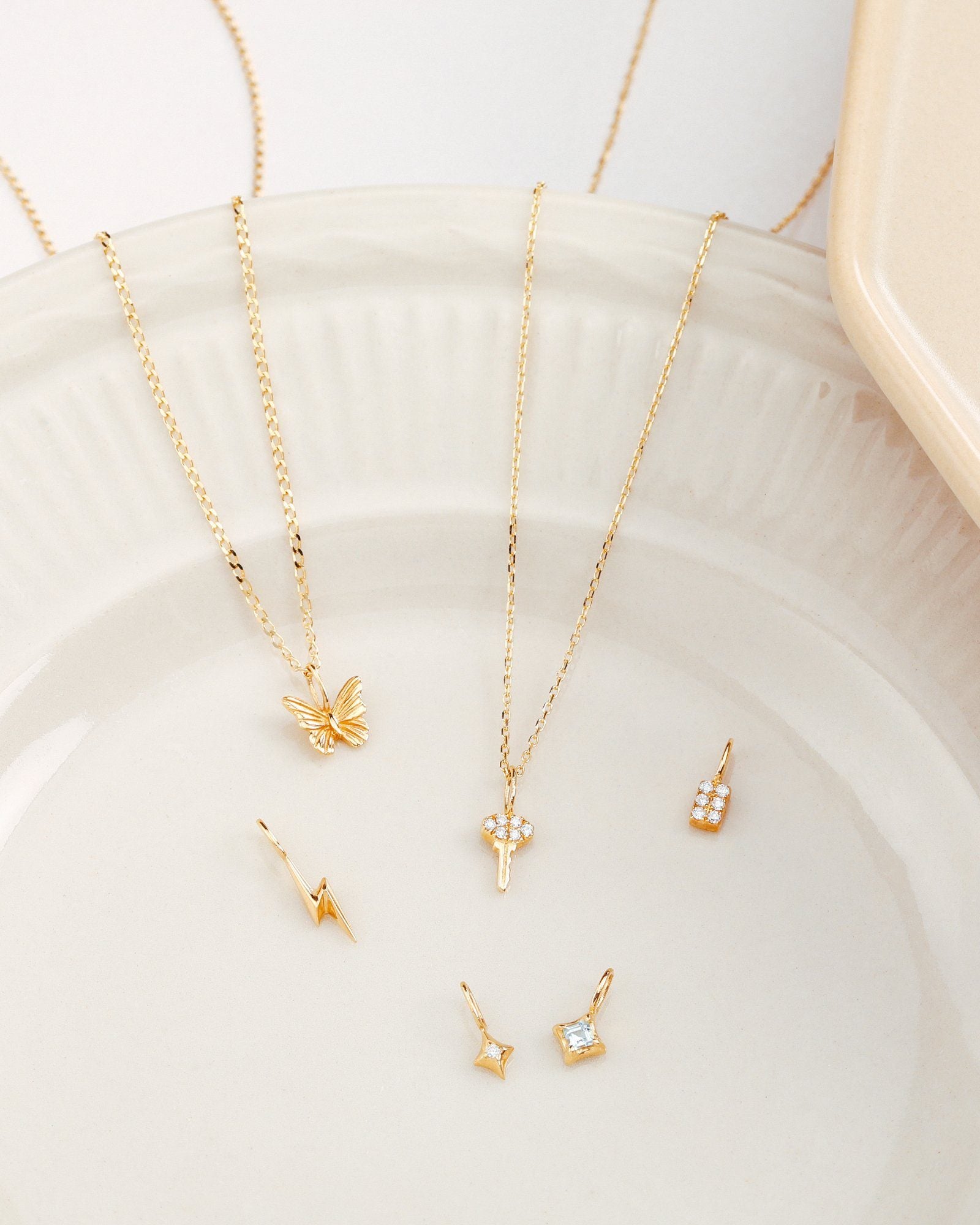 FLUTTER | Butterfly Charm Necklace Charms AURELIE GI 