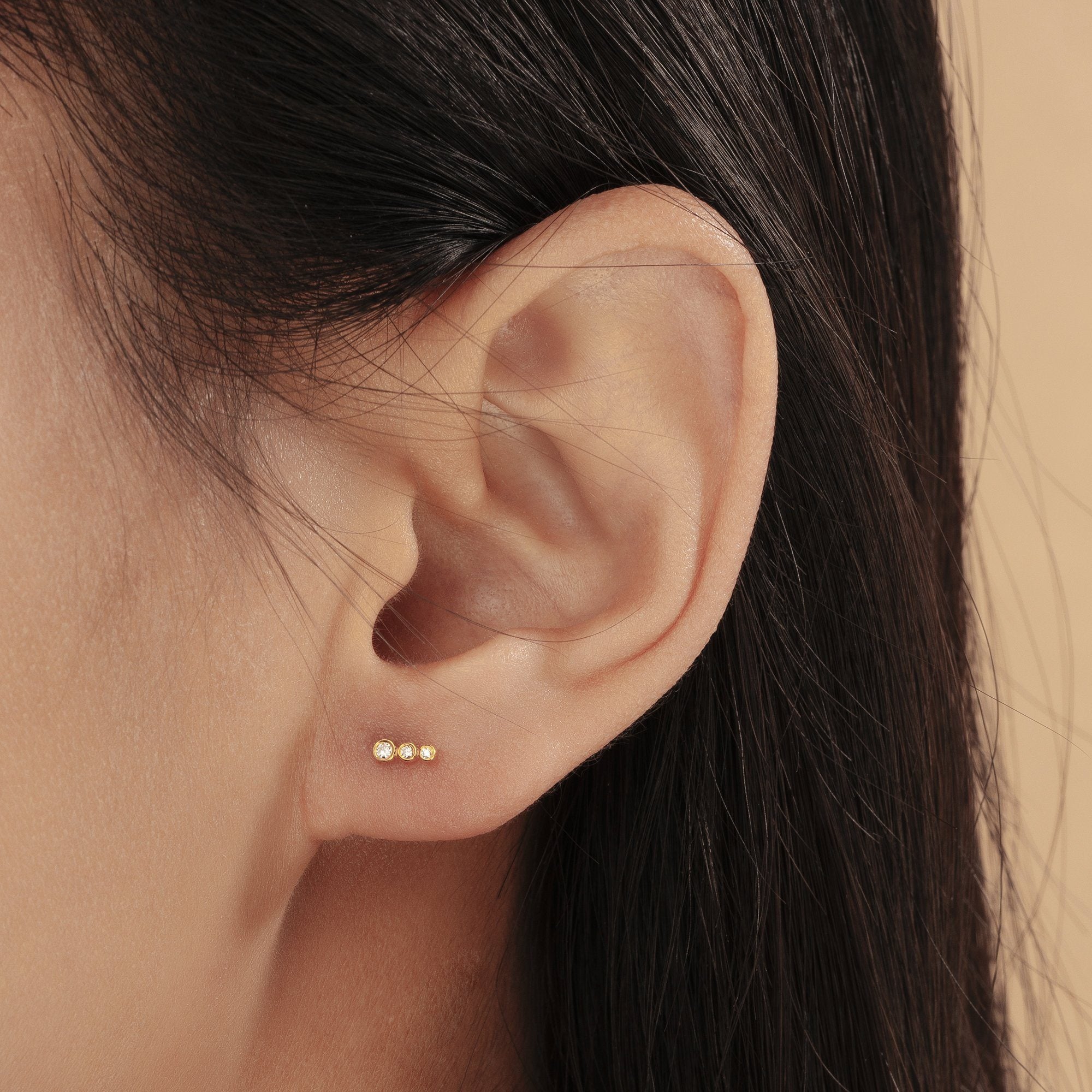 BEY | Graduated Bezel Diamond Studs Studs AURELIE GI 